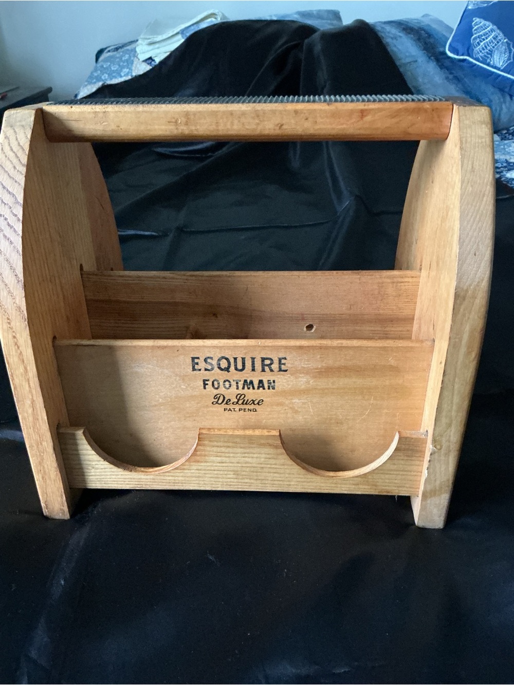 Vintage Esquire Footman Deluxe Wooden Shoe shine box